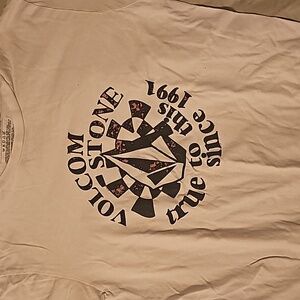 Volcom tee